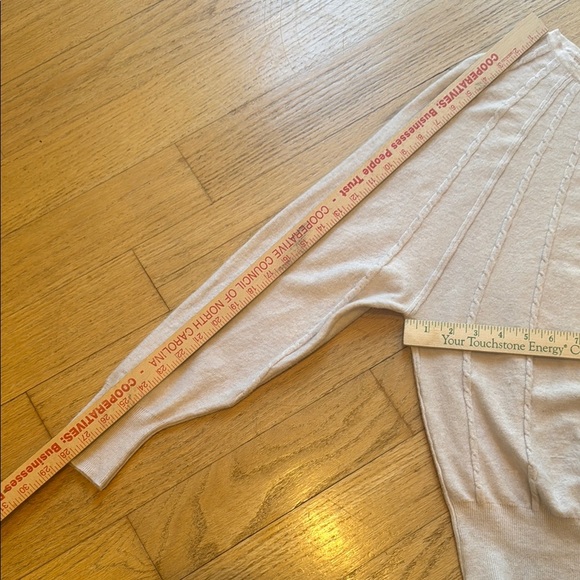 Tahari women’s dolman Sweater cream size medium - Picture 6 of 9